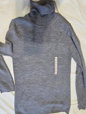Muji Japanese Wool Turtleneck – NWT – XL (Fits Size 12)